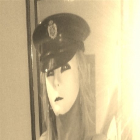 Mistress Suzzie art model picture