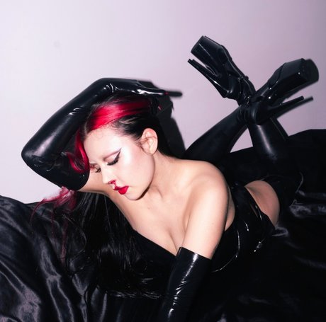 Mistress Gonya pretty model images