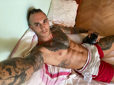 Mister Cruell nude star images