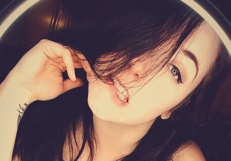 Missy Lizz exclusive actress pic