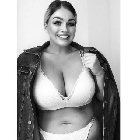 ARROW_ pornstar beautiful images