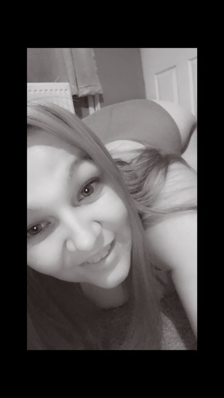 _CHUBBY WELSH BABE_ model exclusive pics