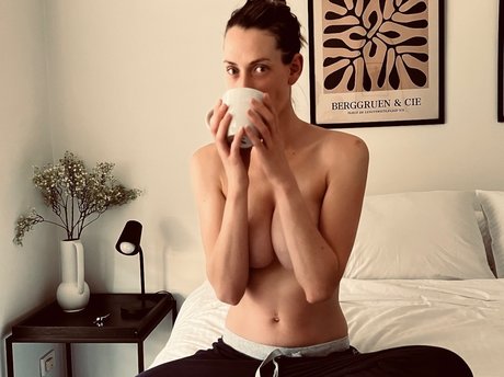 Amelia Grace pretty star photo