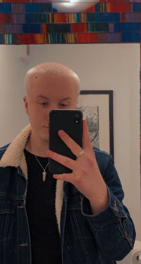 Mikey Brinklow star sexy image