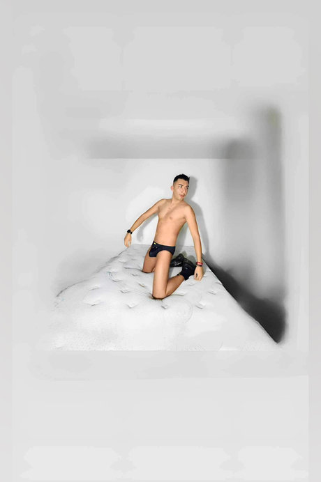 Aaron 23CM_ pornstar beautiful pic