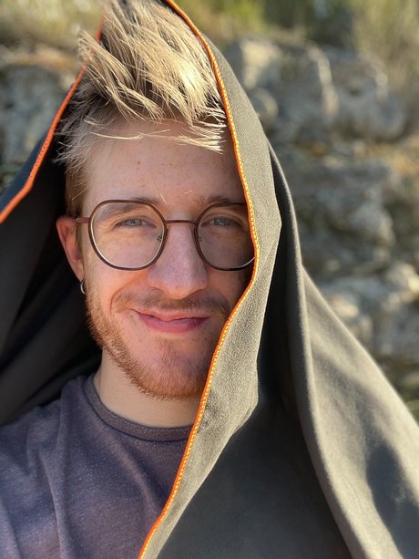 Jayce Ferros nude actress picture