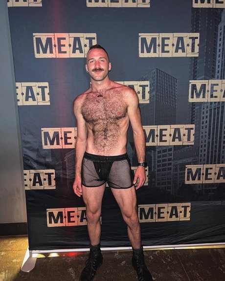 Humbly Hung sex model picture