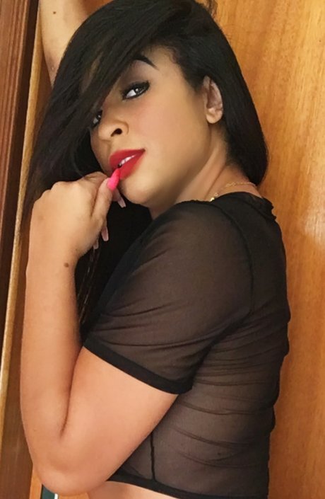 Morena Flor adult star img