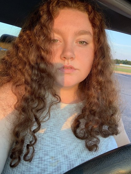 Grace Feet and More pornstar beautiful pic