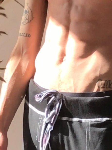 Moon Lux model erotic img