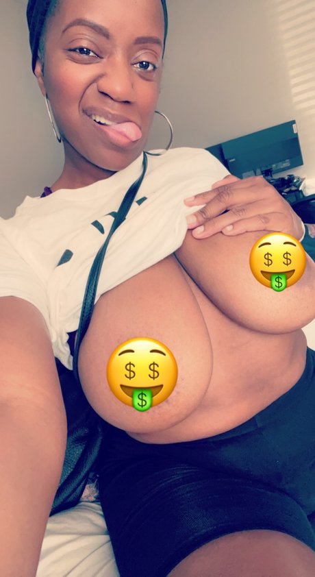 MissJuicyJuice nude pornstar image
