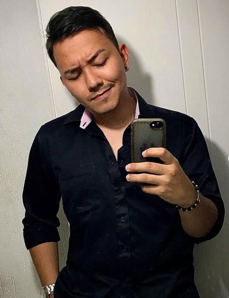 Holman Villamil star exclusive images