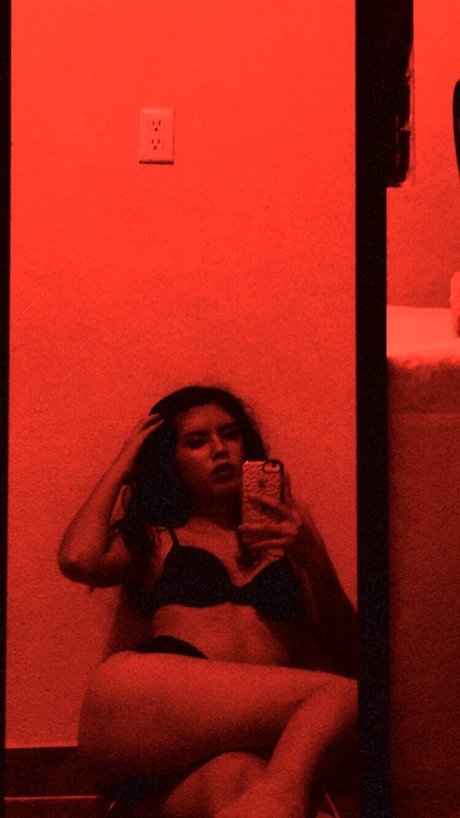 Monii Rdz_ erotic model images