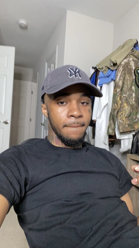 Big MONDO hot pornstar photo