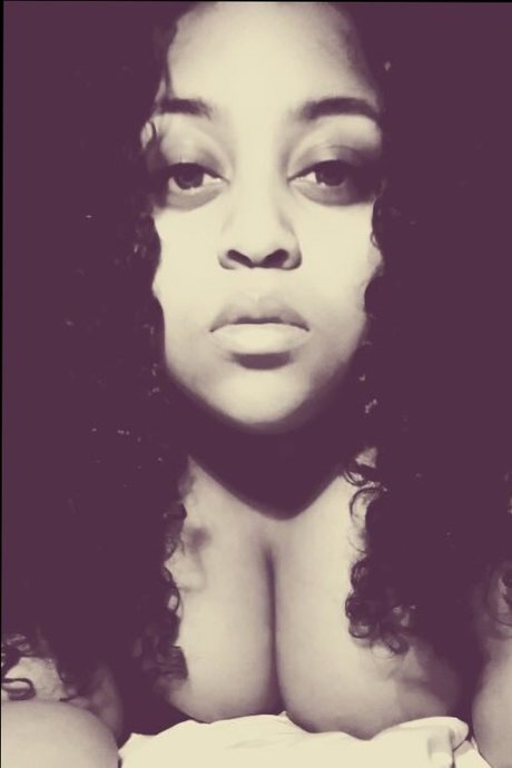 MokkaCakezz erotic actress archive