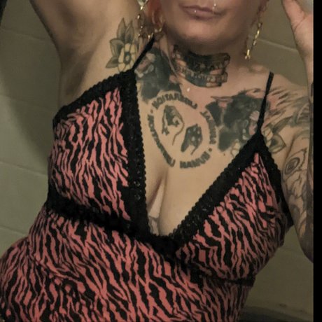 Mo Karnage sexy star archive