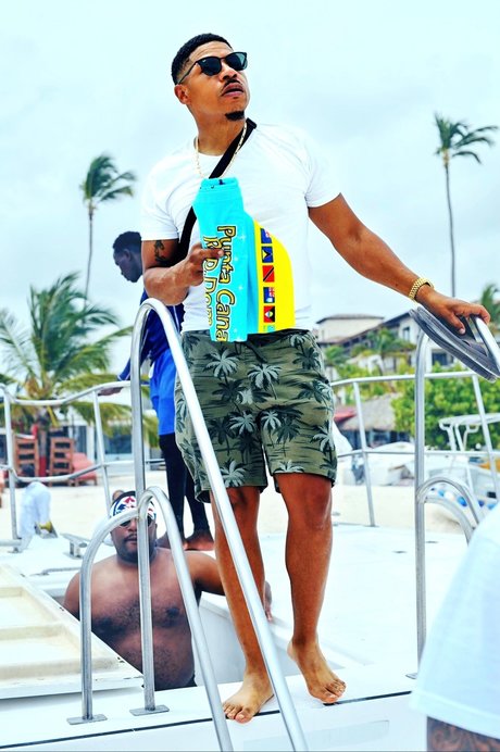 Expressions of a Gemini star free picture