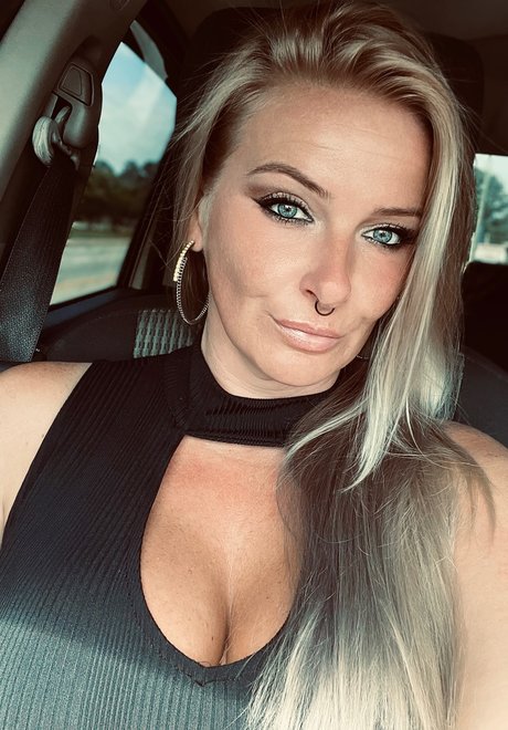 BellaBlonde13 model hd image