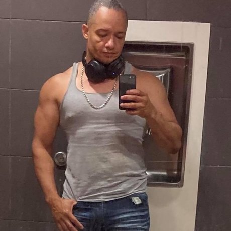 Gus Lewellen xxx pornstar photos