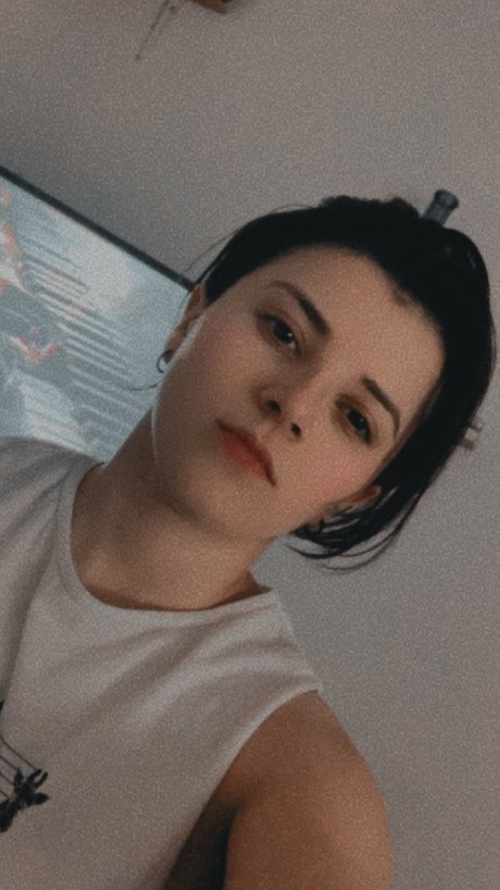 ElianaF naked actress galleries