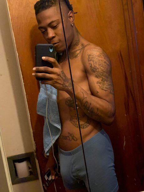 414MeatSlangga model naked images