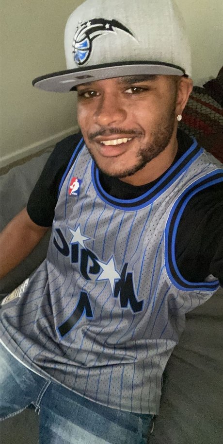 Aaron Bray star pornographic images