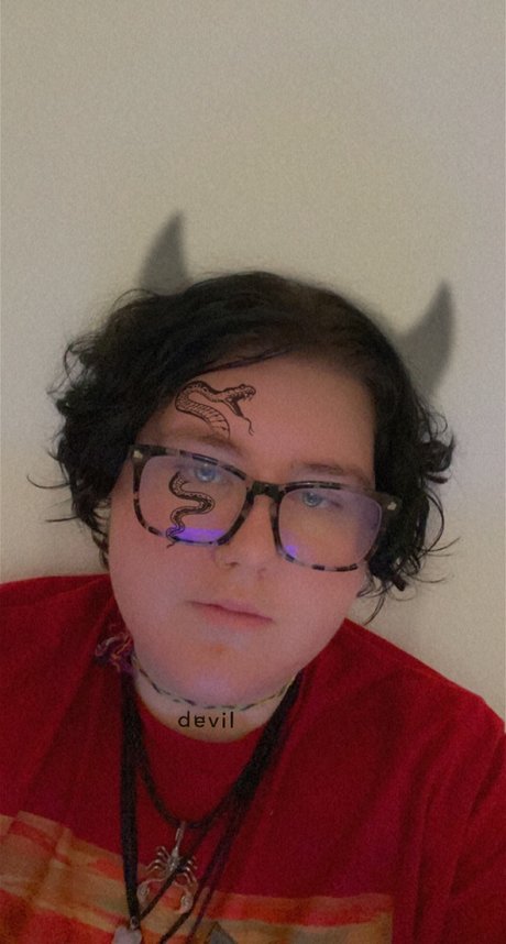 MortisTrans xxx model photo