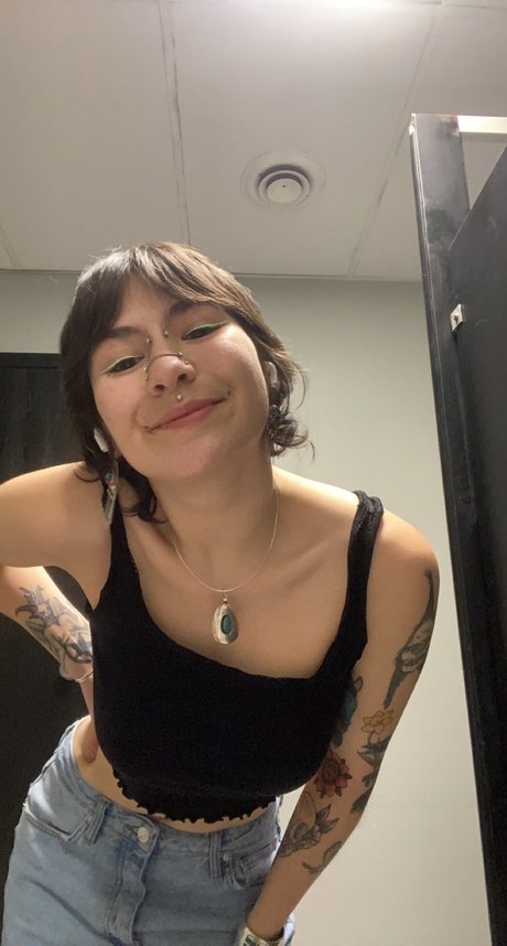 smol bean erotic actress pictures