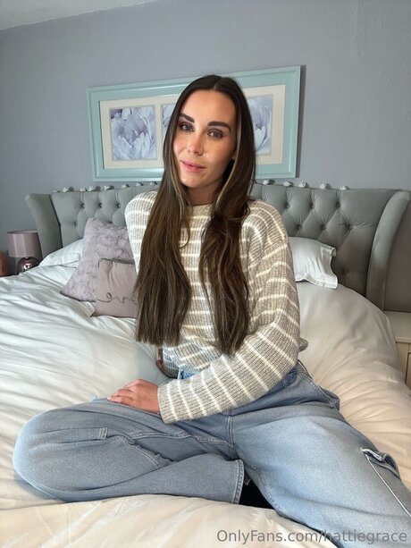 Hattie Grace star erotic photos