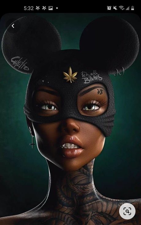 Honeyintheclouds model sexy pic