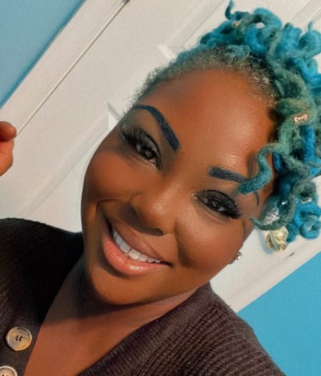 Ms Charlie Blunts star pornographic images