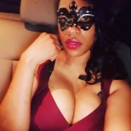 Goddess Callie model hd pictures