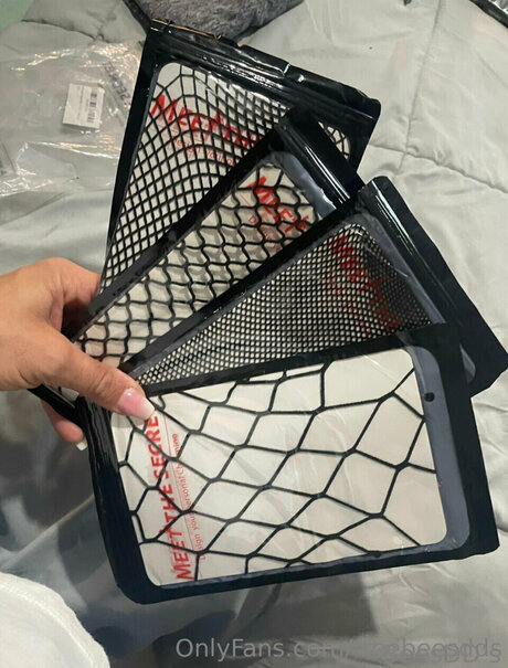 BEE S DD S naked model galleries