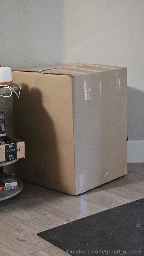 Genesis Green model pretty galleries