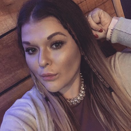 Harper Jay model top images