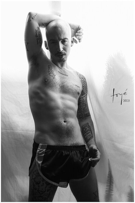 _Male Nude Photography_ model naked picture