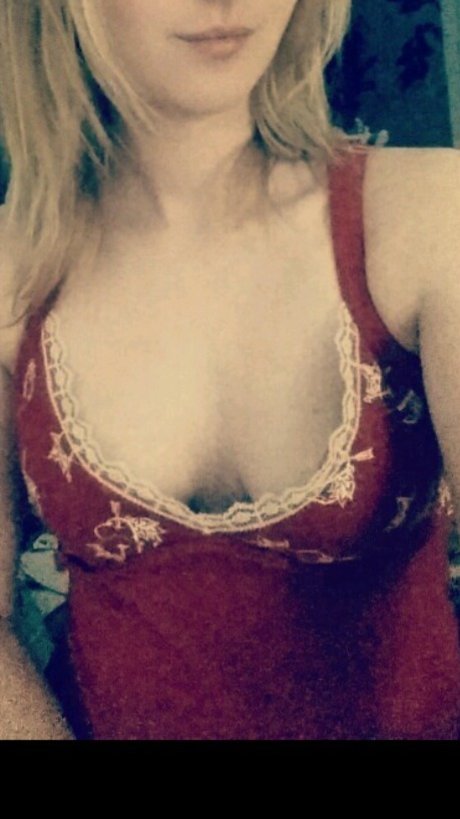 Isabell xxx model picture