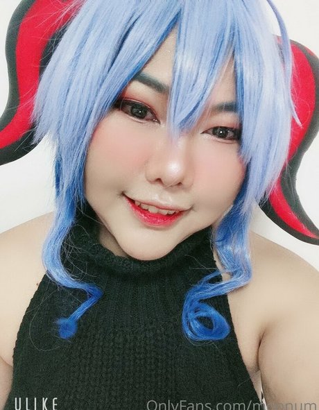 moonum model hot photo