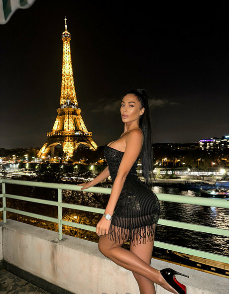 mari mis model erotic pic