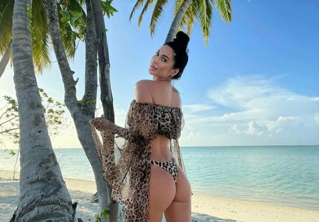 mari mis pornographic actress pictures