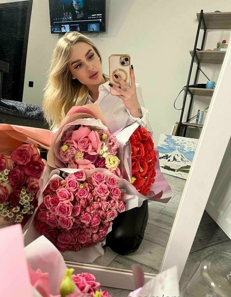 emmyystar naked actress photos