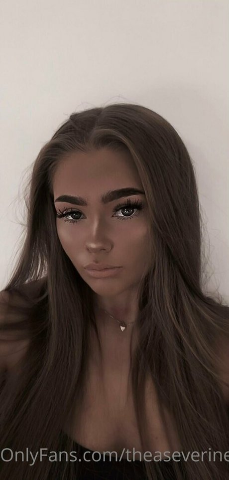 enirevesfree erotic pornstar photo