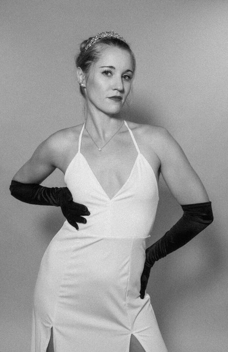 mozasmr erotic star photo