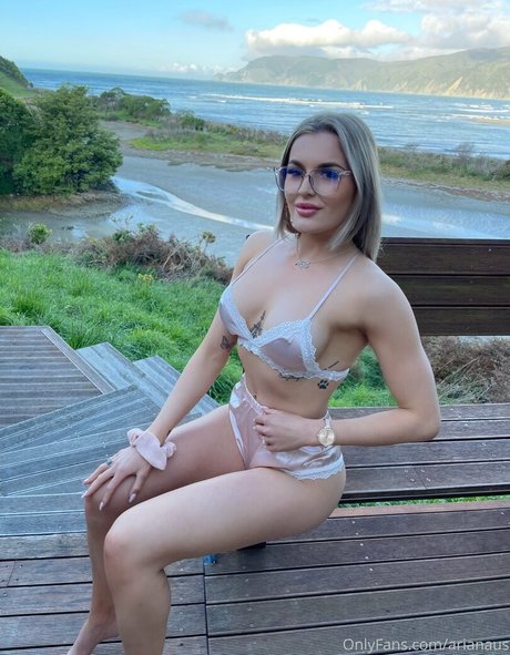 arianaus high quality actress archive