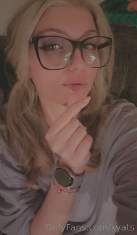 kyats star naked photo