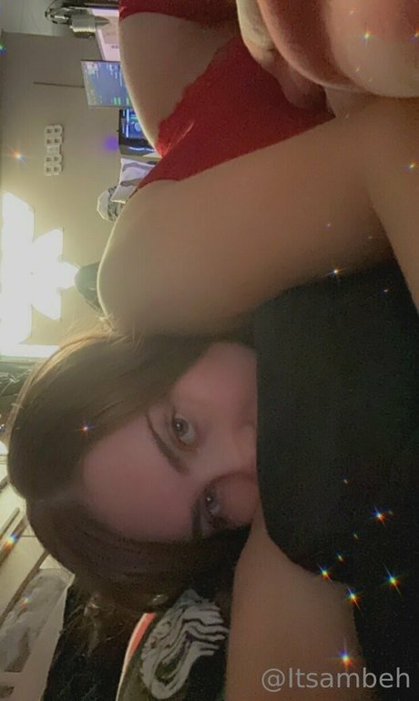 itsambeh model top photo