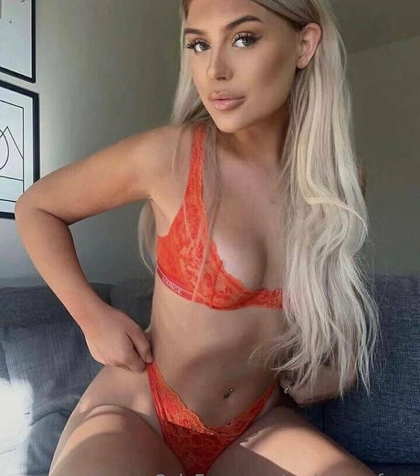 malynpewfree model pretty pic