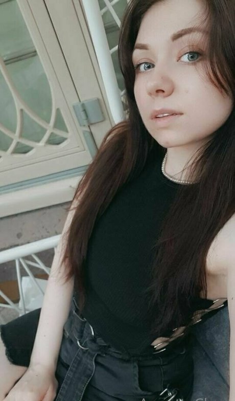 annettechan model best picture