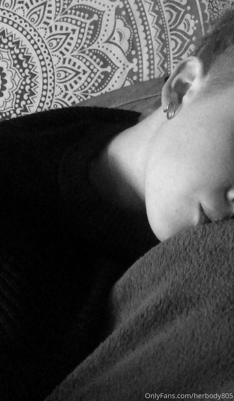 snight827 exclusive model image