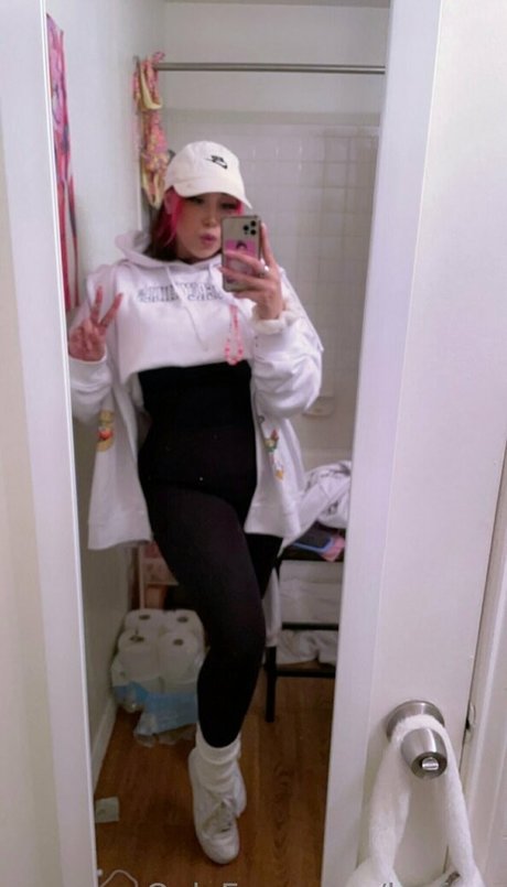 luxfree model beautiful pic